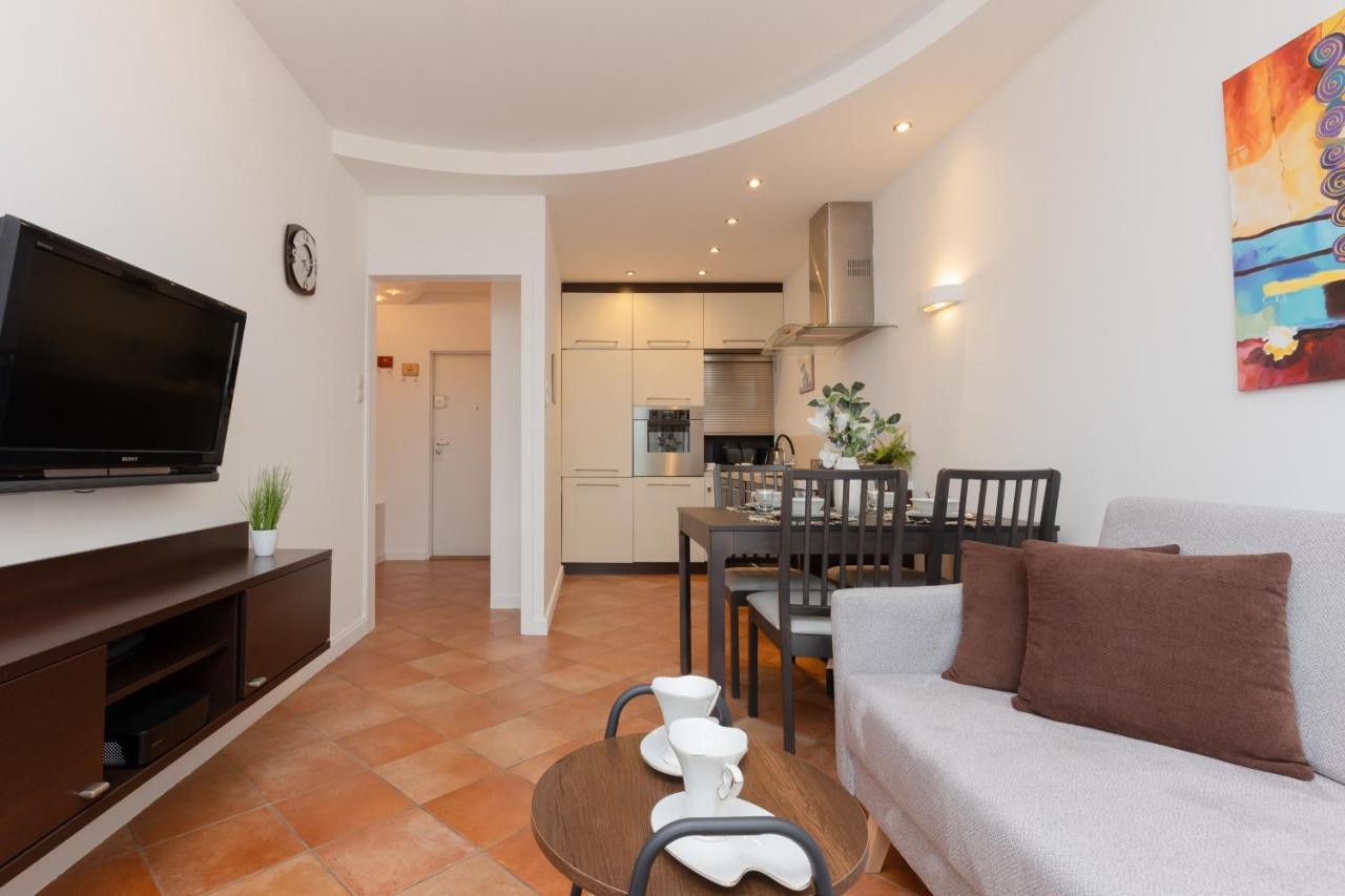 Cozy Apartment With Parking In Warsaw Ursus By Noclegi Renters エクステリア 写真